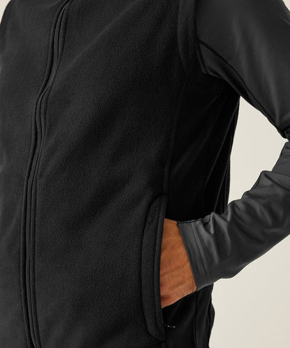 Detail view of the RG185 bodywarmer zipped pocket, designed for secure storage and comfort.